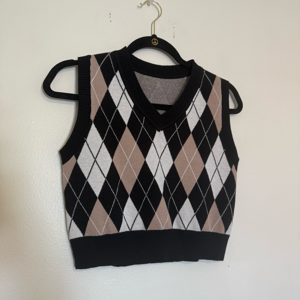 Argyle Knit Vest with White Shirt - Picture 4 of 7